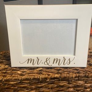Mr & Mrs wedding photo frame